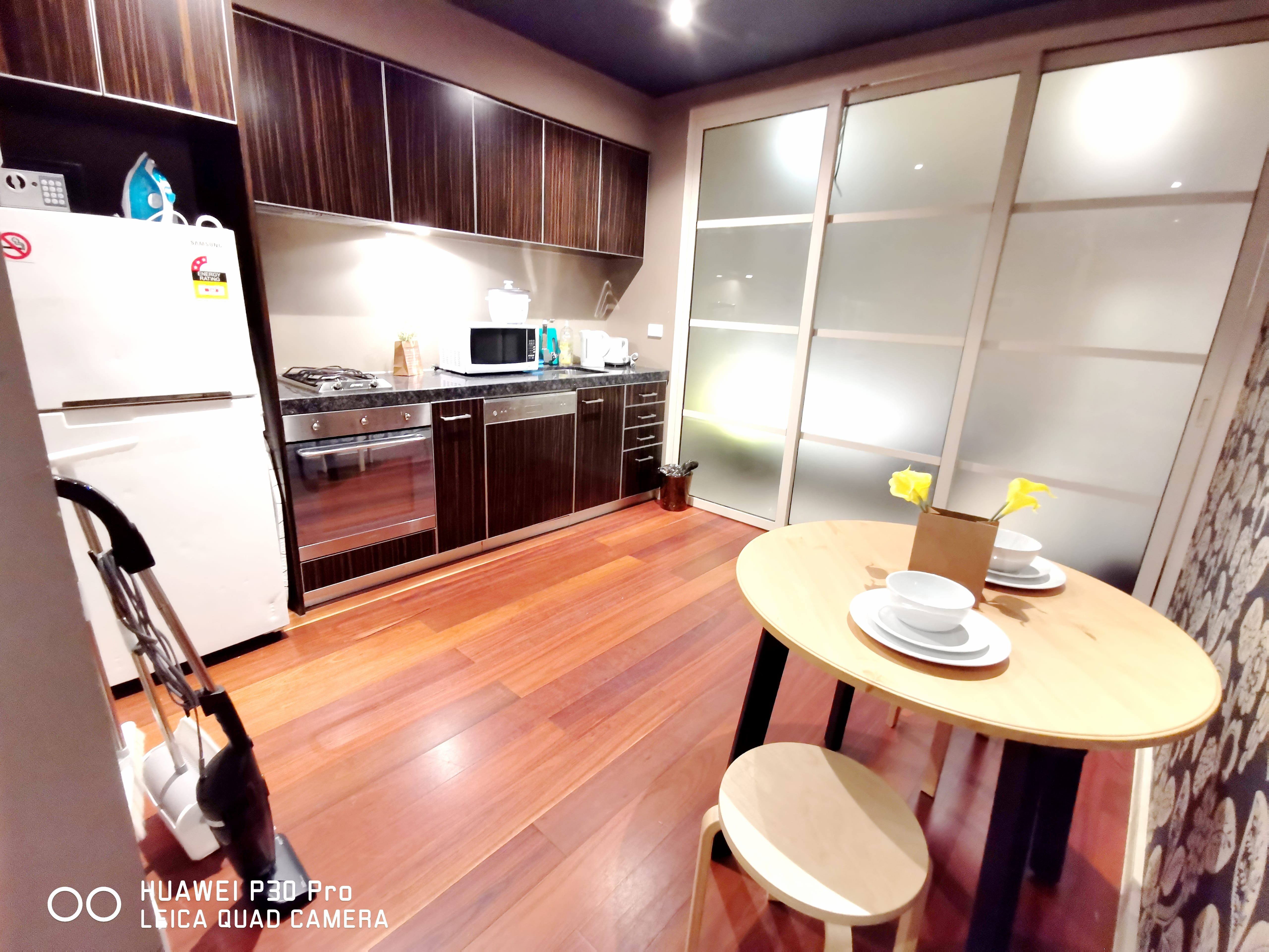 Private Room in Mel CBD, Gym, Pool photo 11