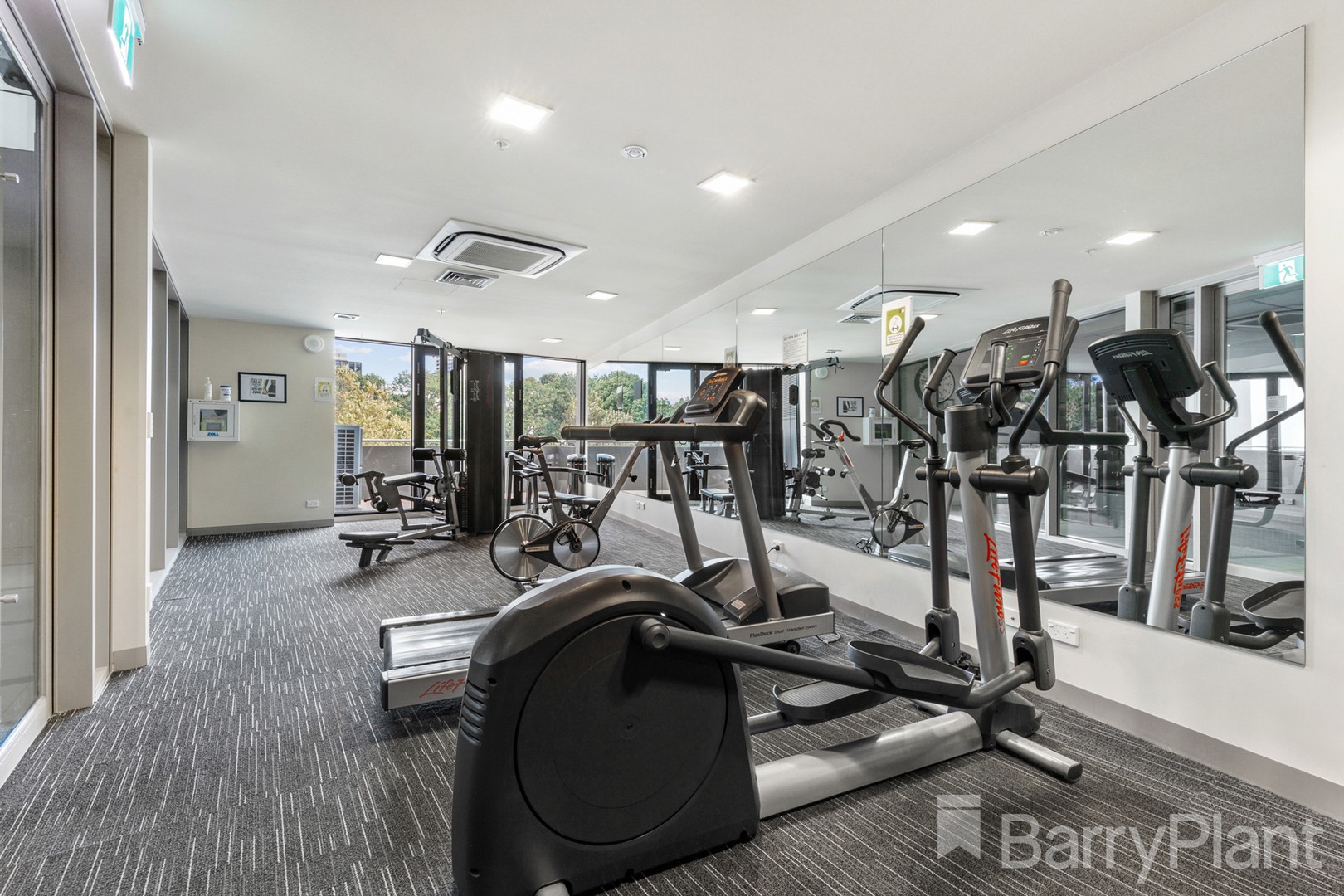 Private Room in Mel CBD, Gym, Pool photo 16