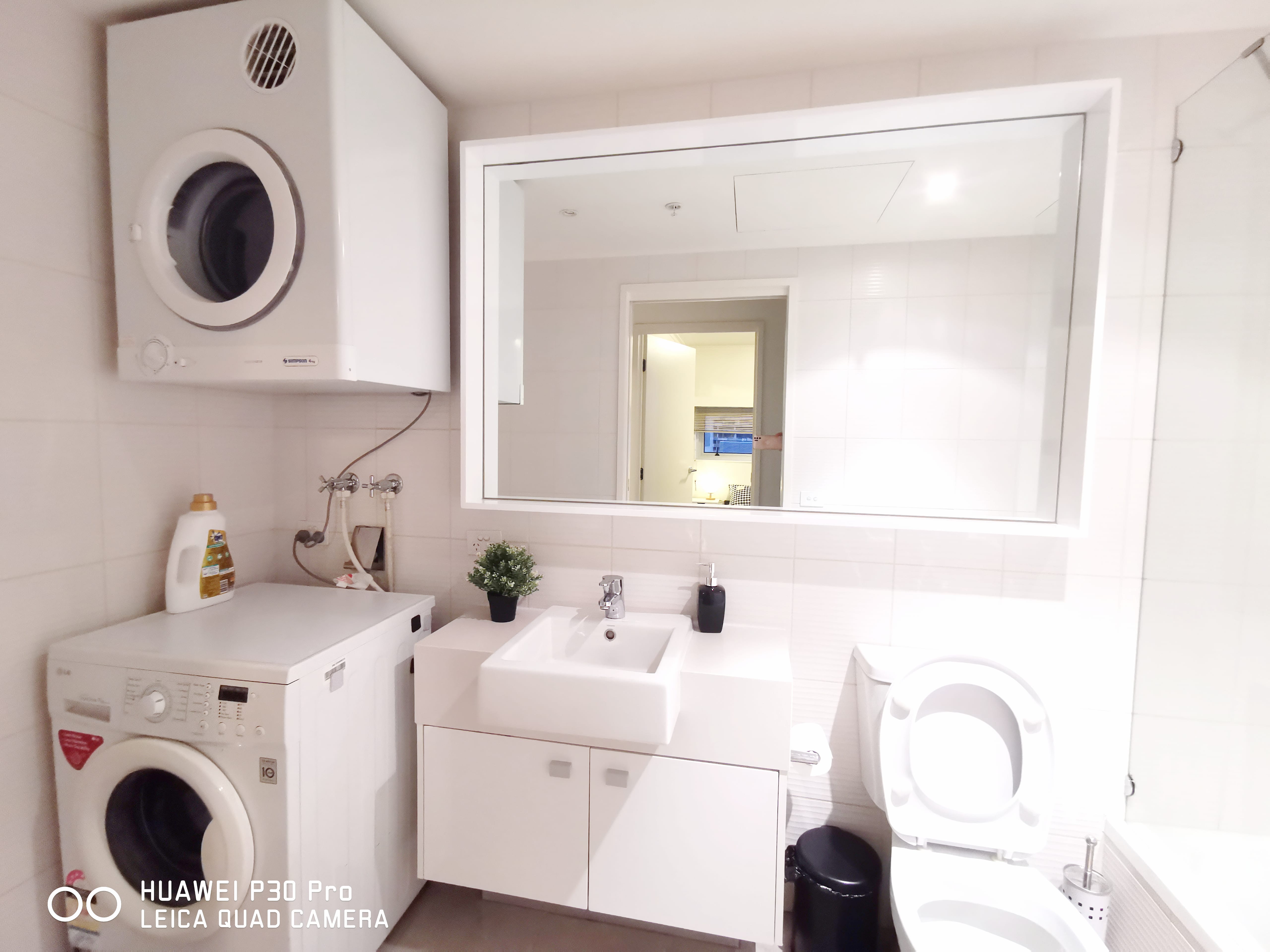 Room with AC near Southern Cross Station