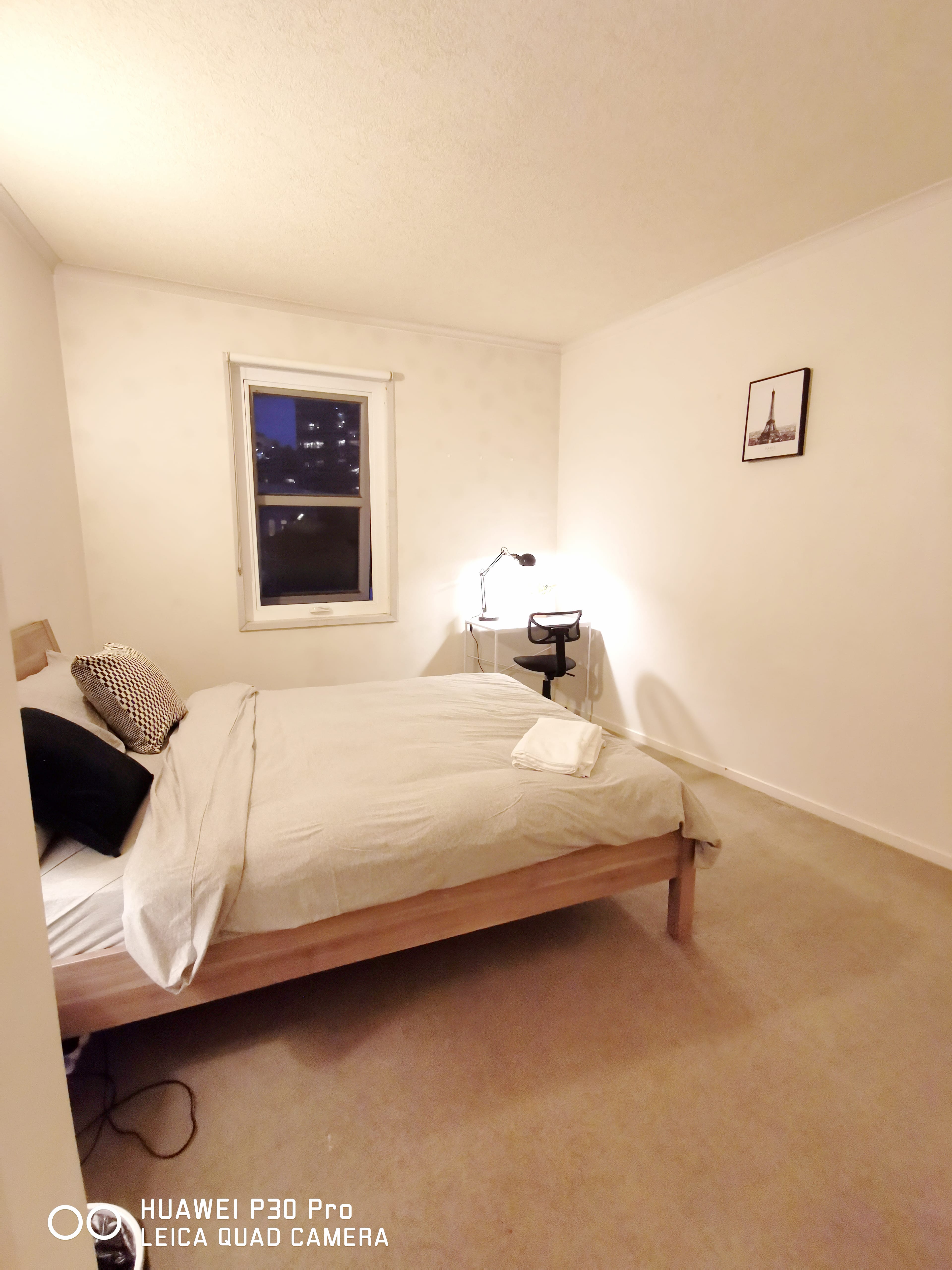 Spacious Private Room near NGV,Crown and Flinder Station, Gym, Pool photo 3