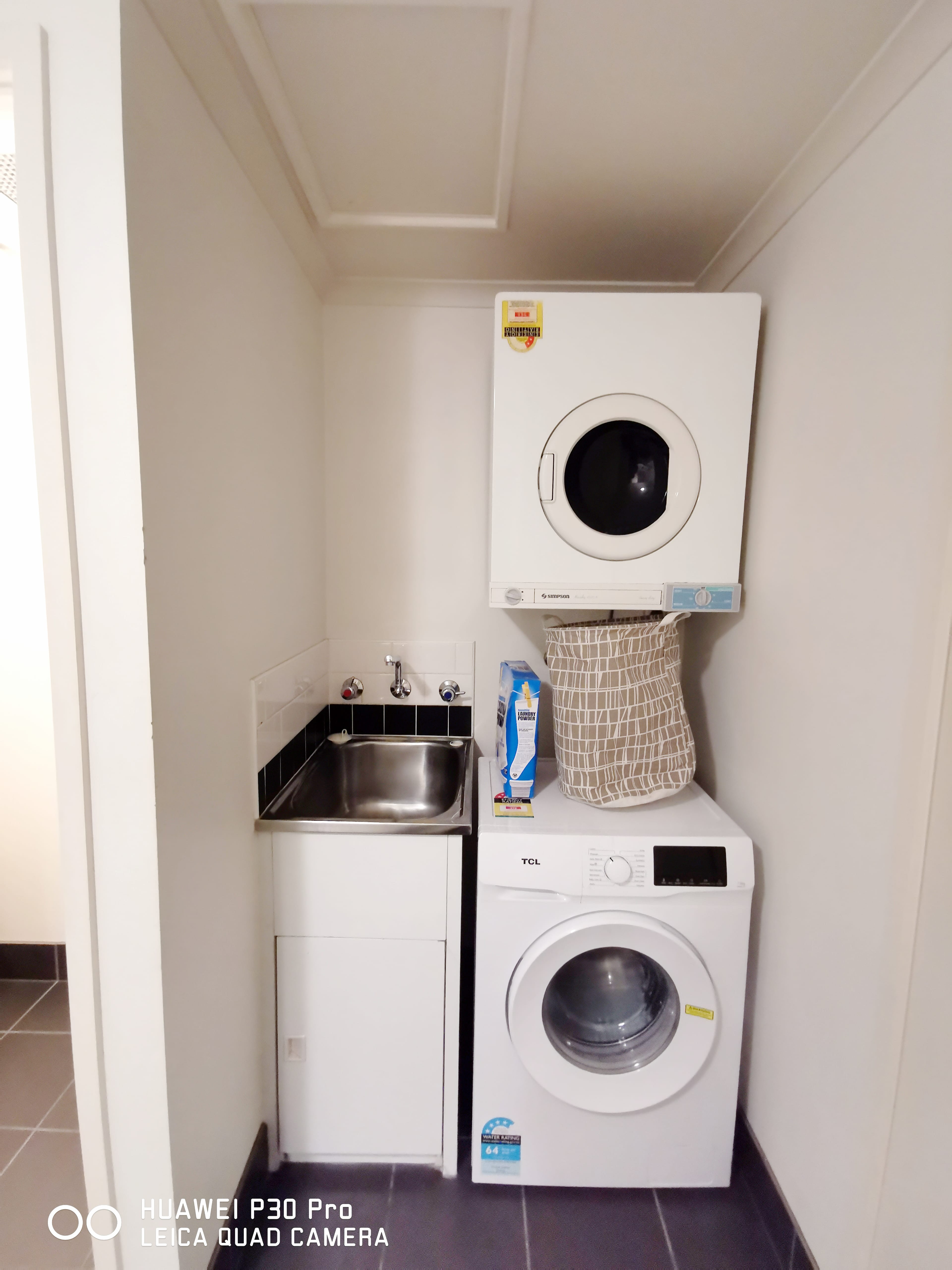 Spacious Private Room near NGV,Crown and Flinder Station, Gym, Pool photo 10