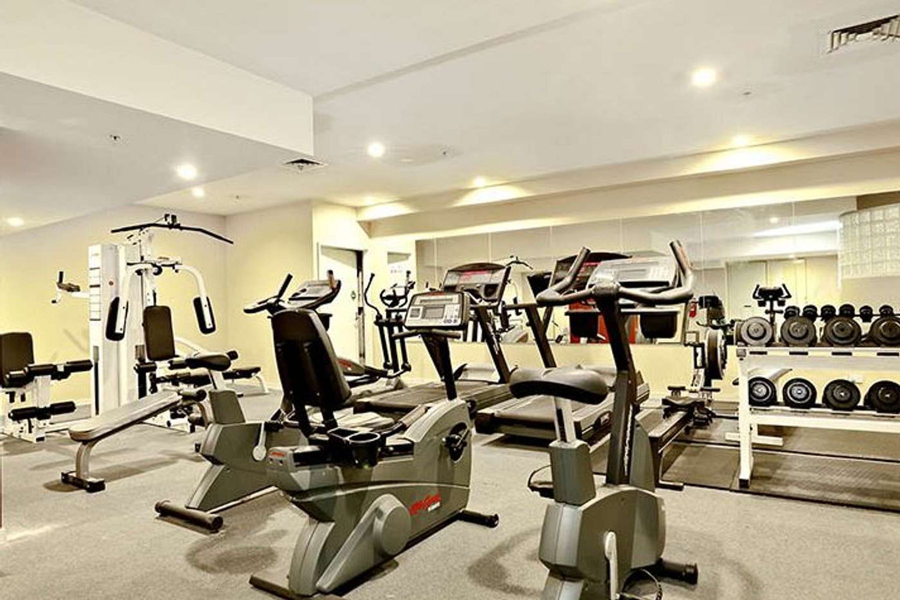 Private Room, Mel Central, Gym, Pool, AC photo 13