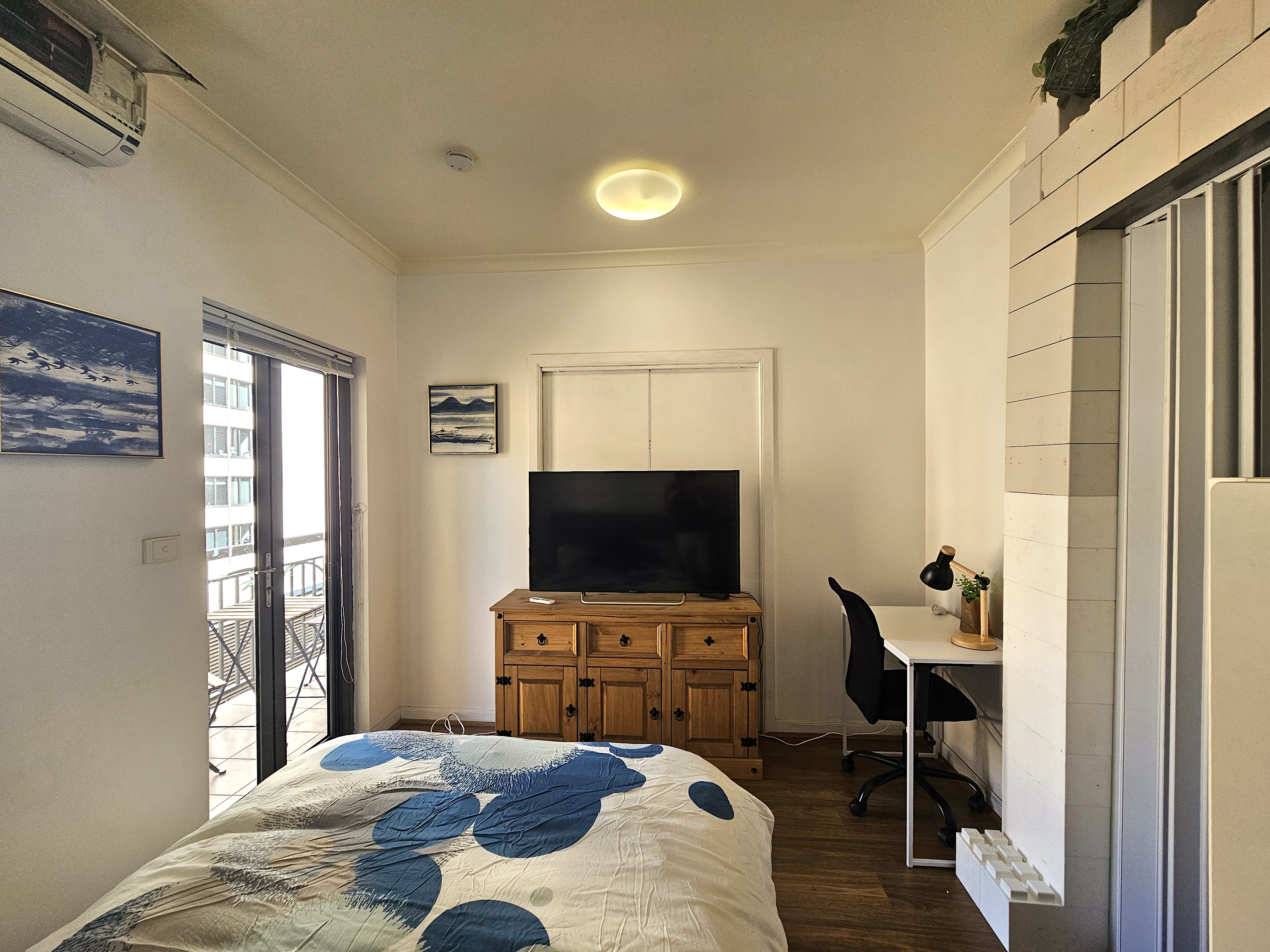 🧱LEGO🧱 Room,CBD,free tram zone,Aircon photo 2