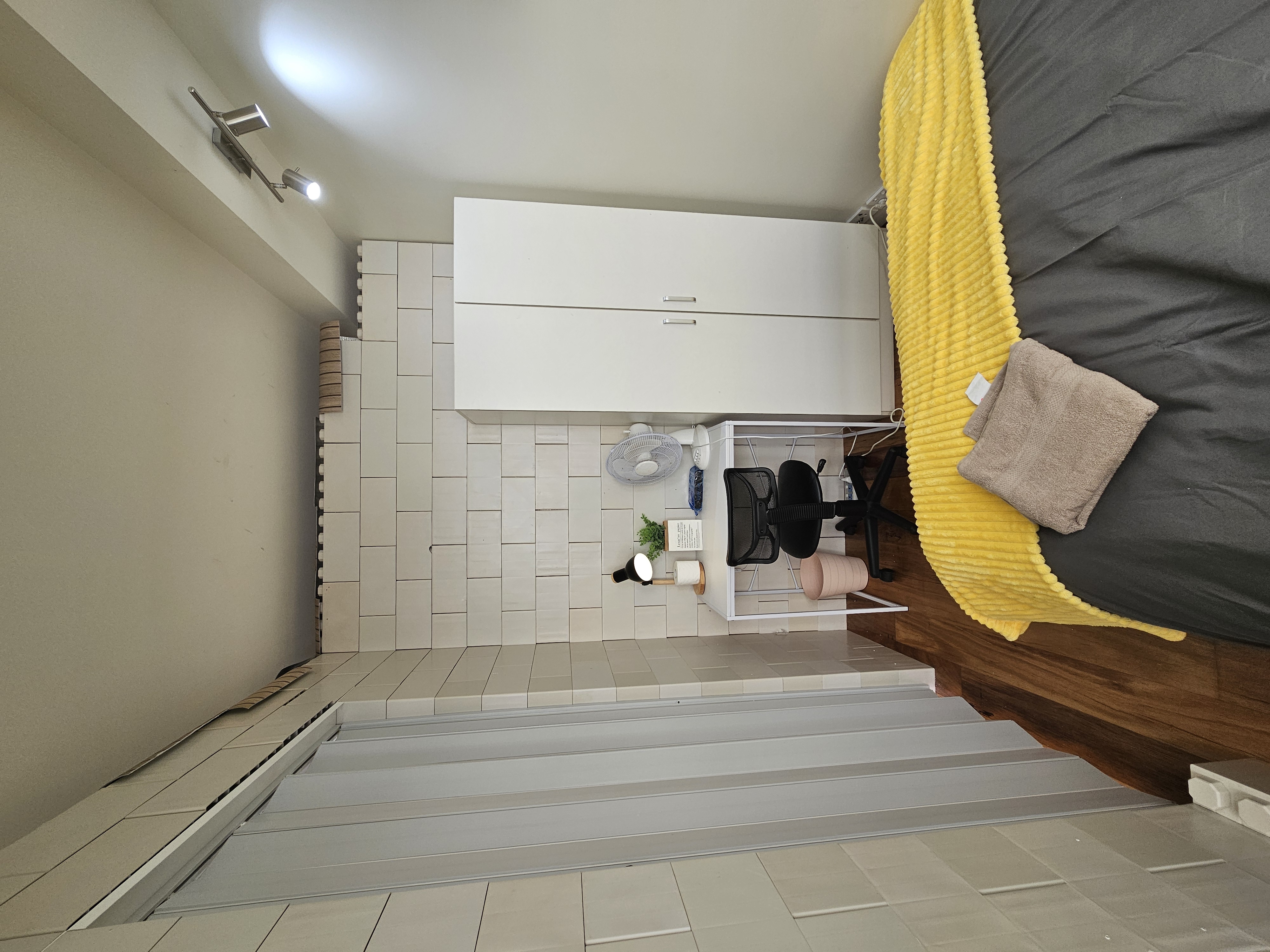 🧱LEGO🧱 Room,CBD,free tram zone,Aircon photo 2