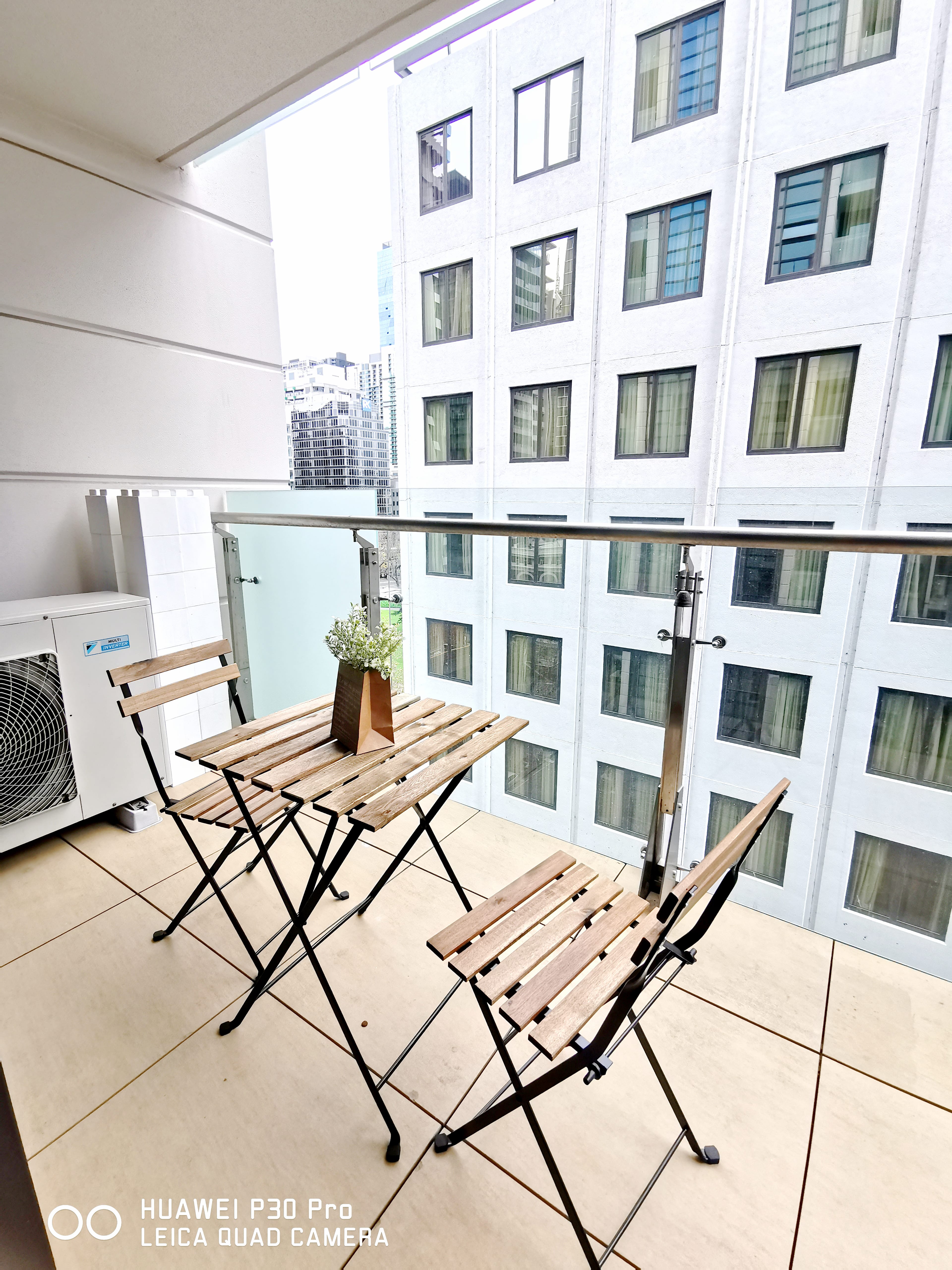 Private Room With Balcony in Mel CBD, Gym, Pool photo 6
