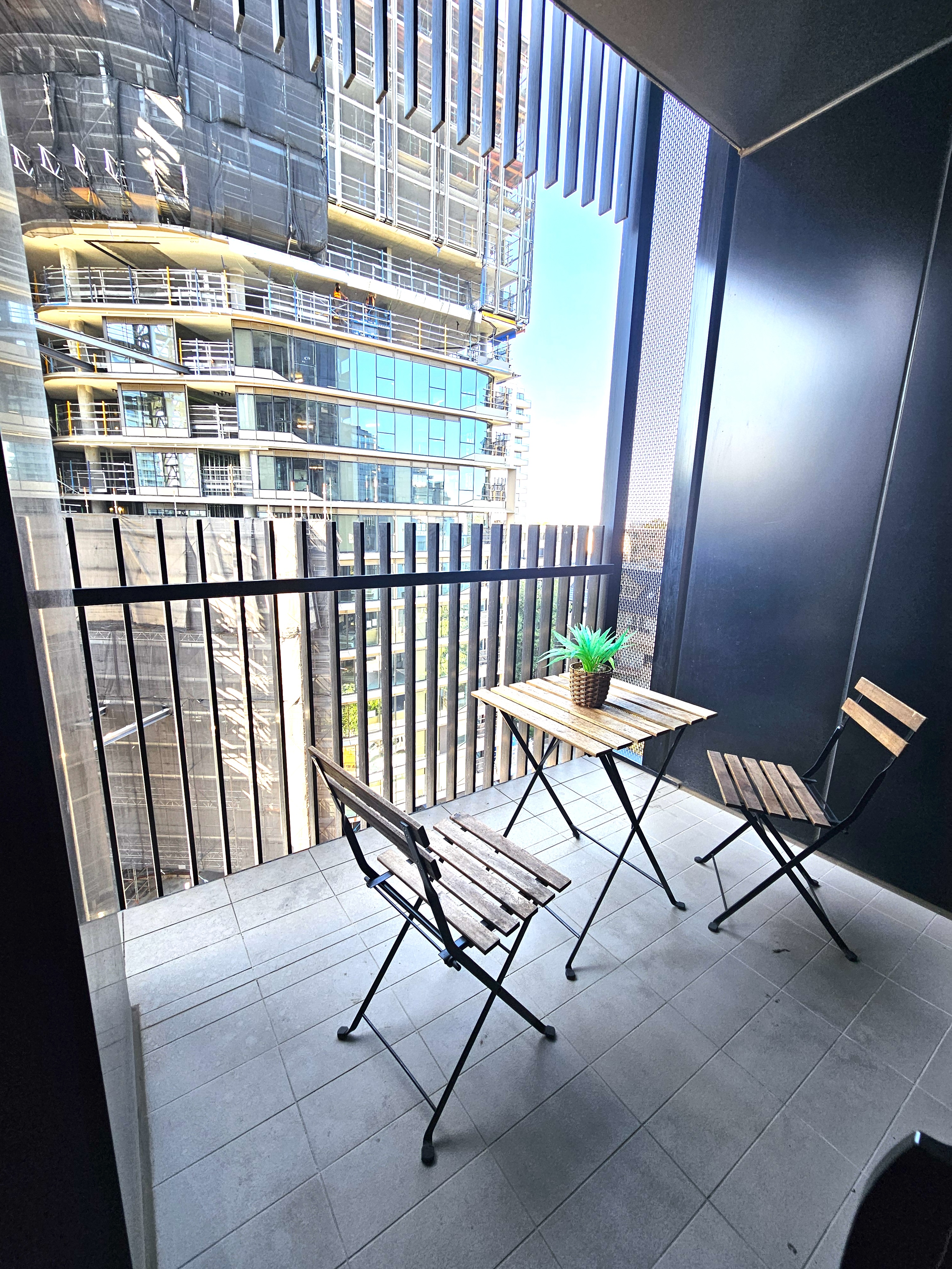 Peaceful 🧱LEGO🧱 Room with Balcony Access on St Kilda Rd photo 6