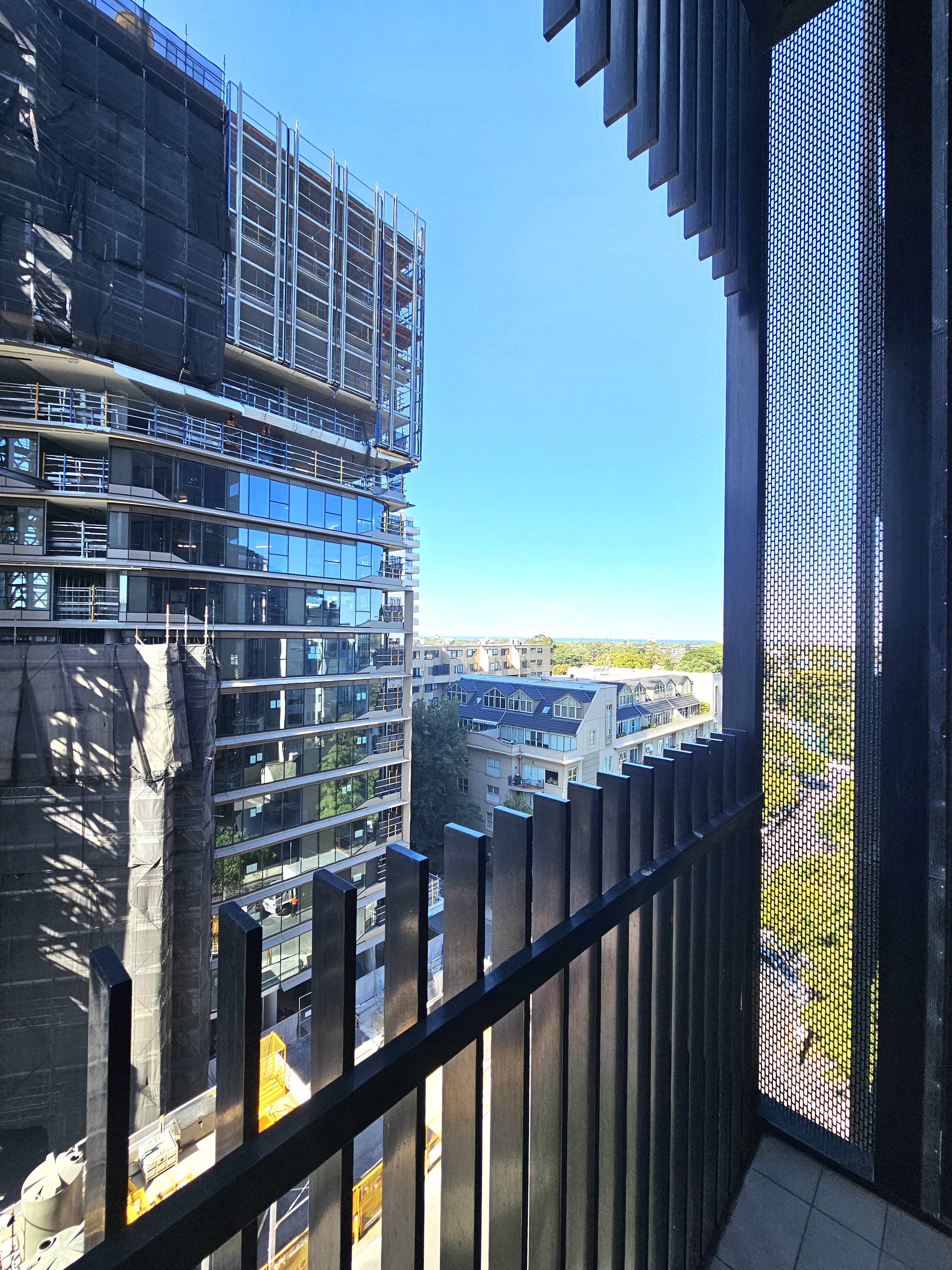Peaceful 🧱LEGO🧱 Room with Balcony Access on St Kilda Rd photo 7