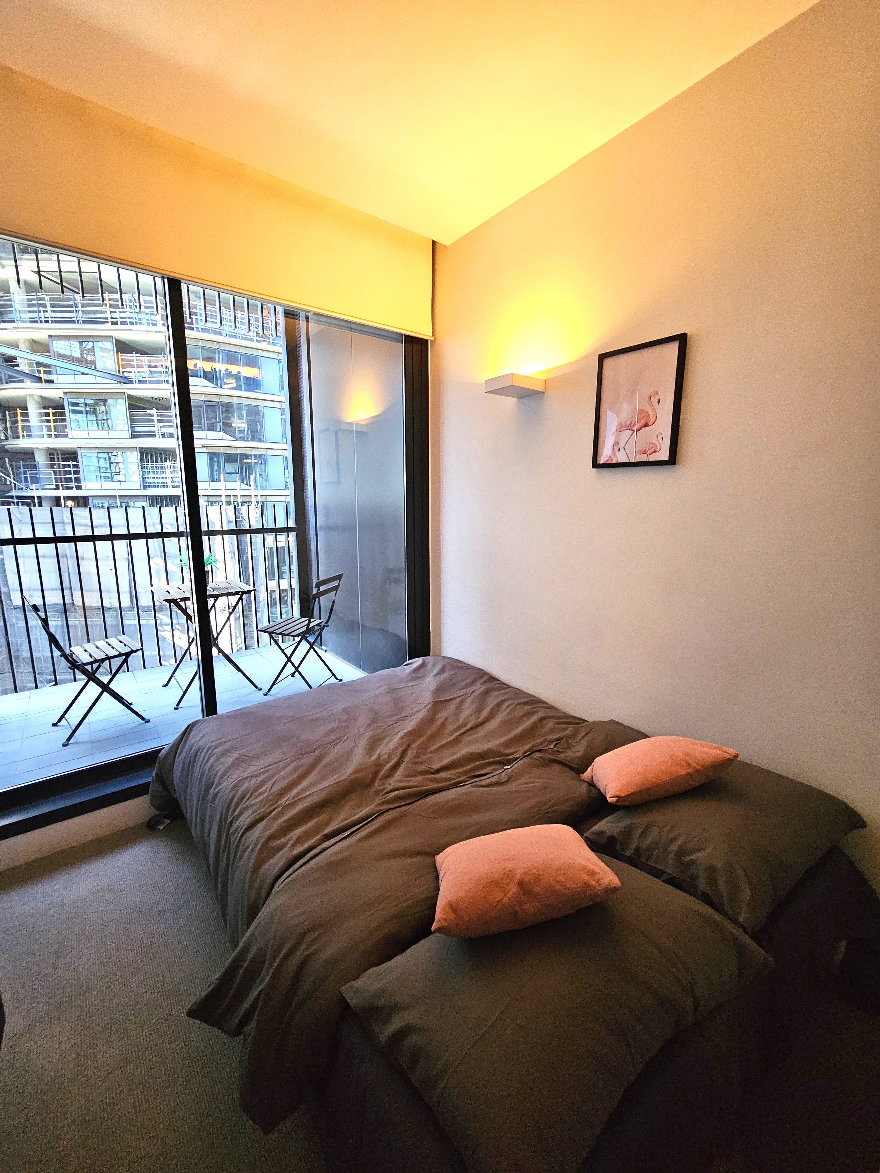 Peaceful 🧱LEGO🧱 Room with Balcony Access on St Kilda Rd photo 9