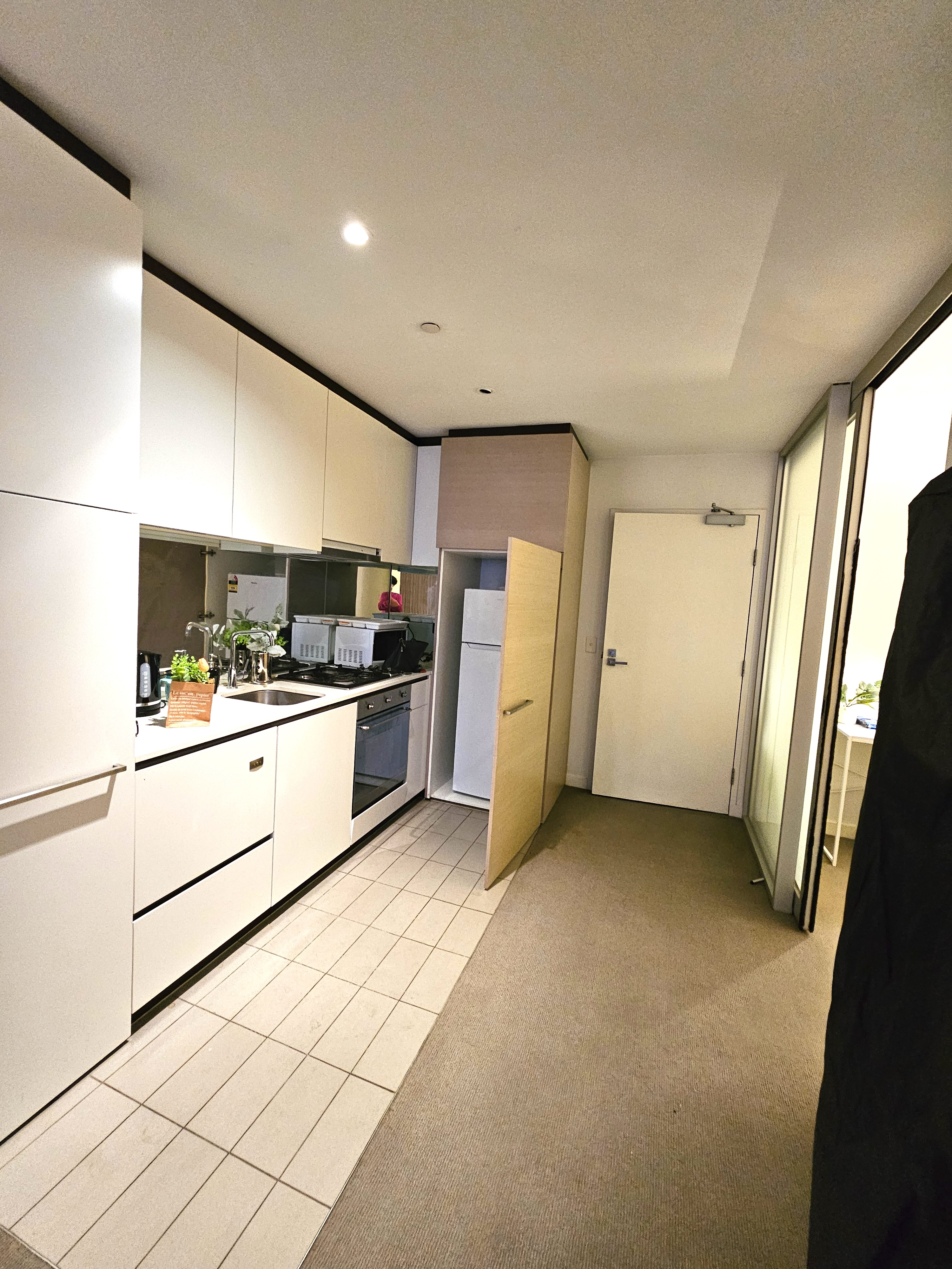 Peaceful 🧱LEGO🧱 Room with Balcony Access on St Kilda Rd photo 10