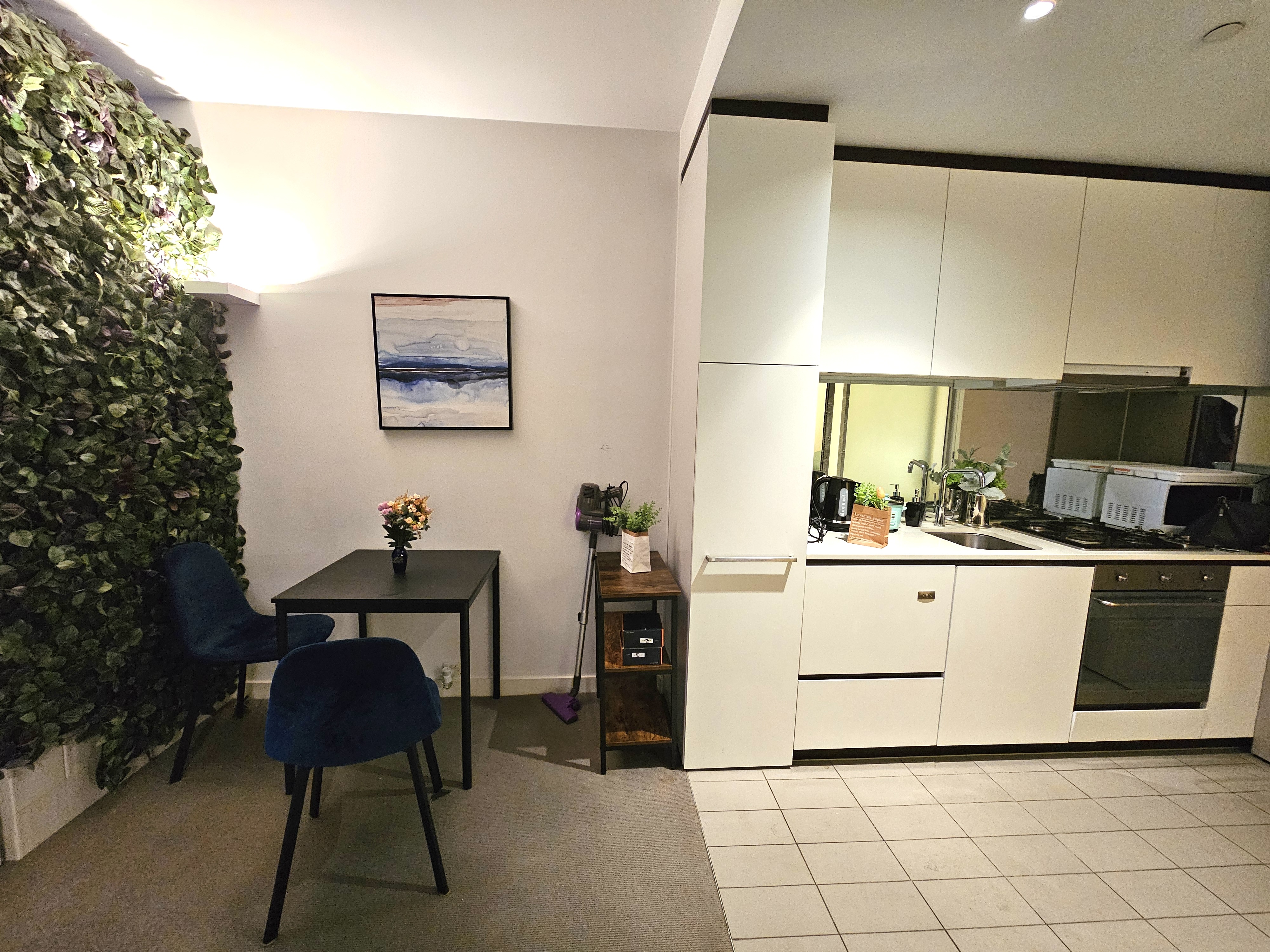 Peaceful 🧱LEGO🧱 Room with Balcony Access on St Kilda Rd photo 19
